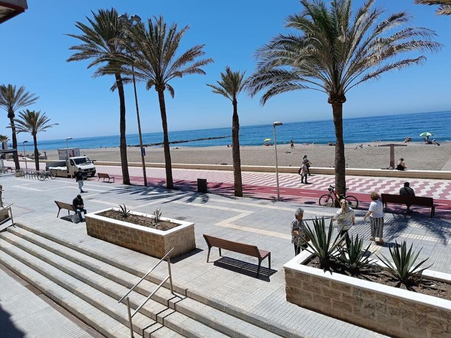 Piso Primera Linea Playa Almeria Exterior photo